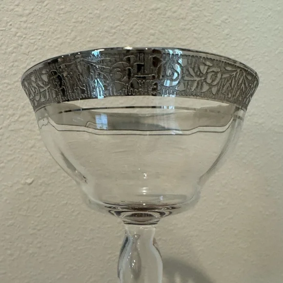 8 1950’s Glastonbury Lotus Rambler Rose Platinum Cordial -6 Champagne Co… - Picture 4 of 12